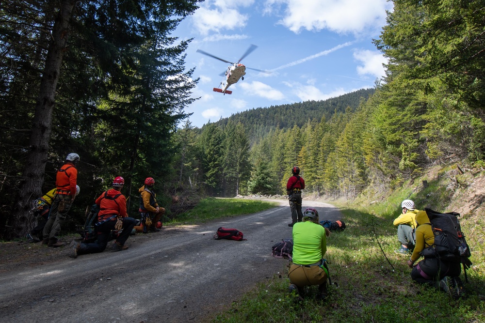 Station Search and Rescue Whidbey Island conducts a training with Jefferson County Search and Rescue