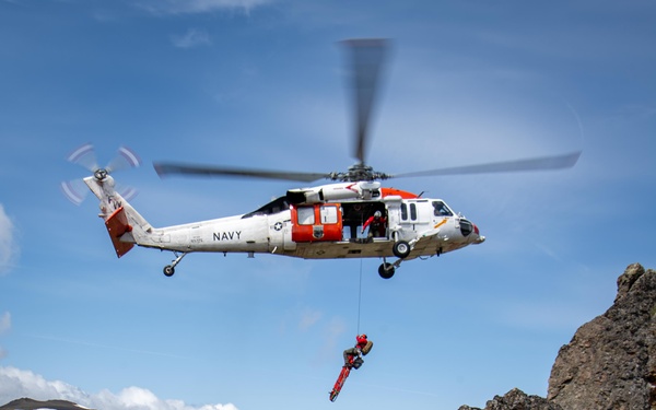 Station Search and Rescue Whidbey Island conducts a training with Jefferson County Search and Rescue