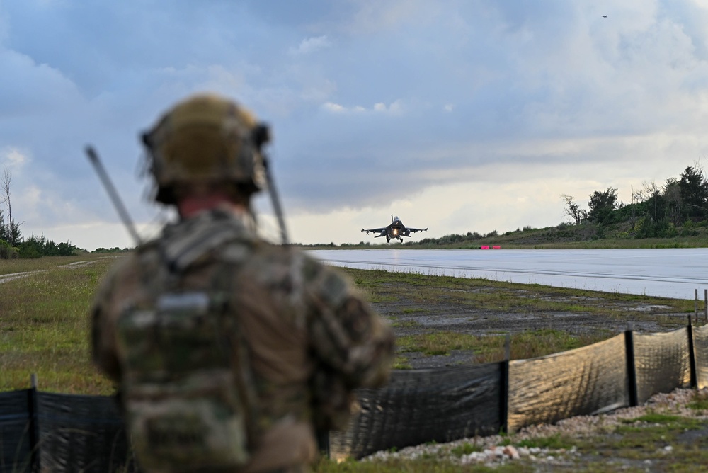 D.C. Air National Guard F-16s arrive in Guam for REFORPAC