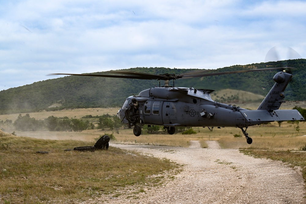 Jolly Vihar 25 Enhances Combat Search and Rescue