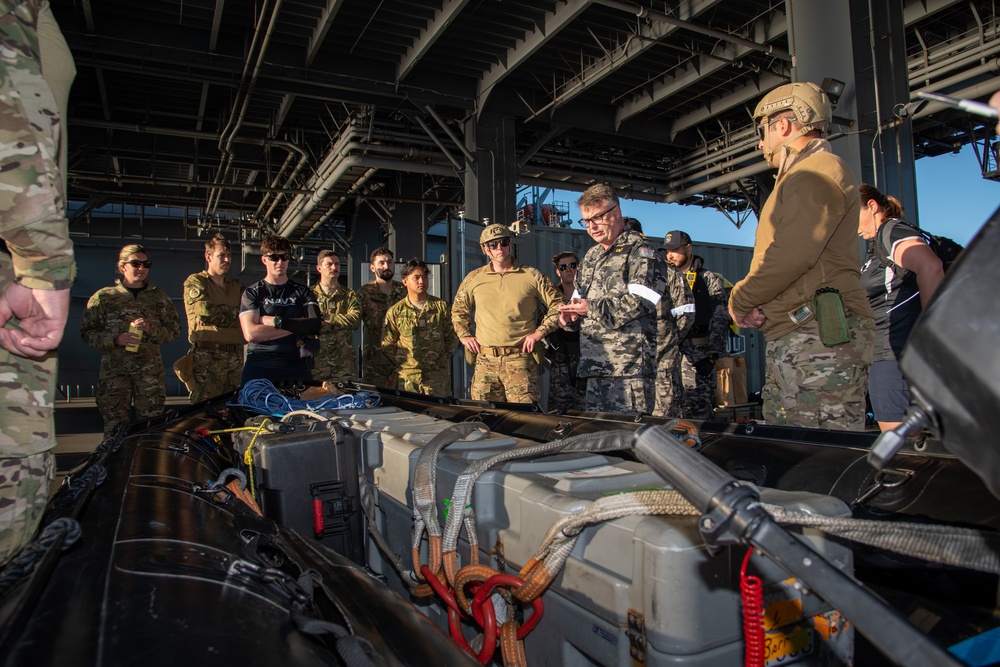 USS John L. Canley, Royal Australian Navy and Royal New Zealand Navy Conduct Small Boat Operations