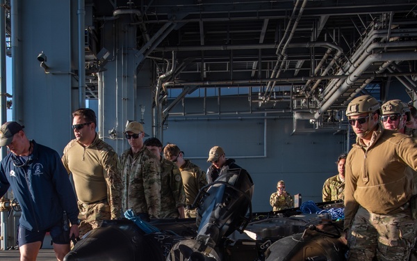 USS John L. Canley, Royal Australian Navy and Royal New Zealand Navy Conduct Small Boat Operations