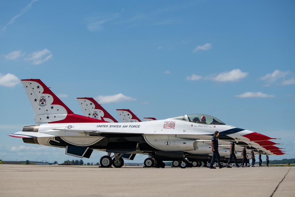 2025 Fort Wayne Air Show takes flight