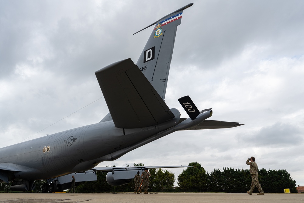 100th ARW refuels P-8 Poseidon