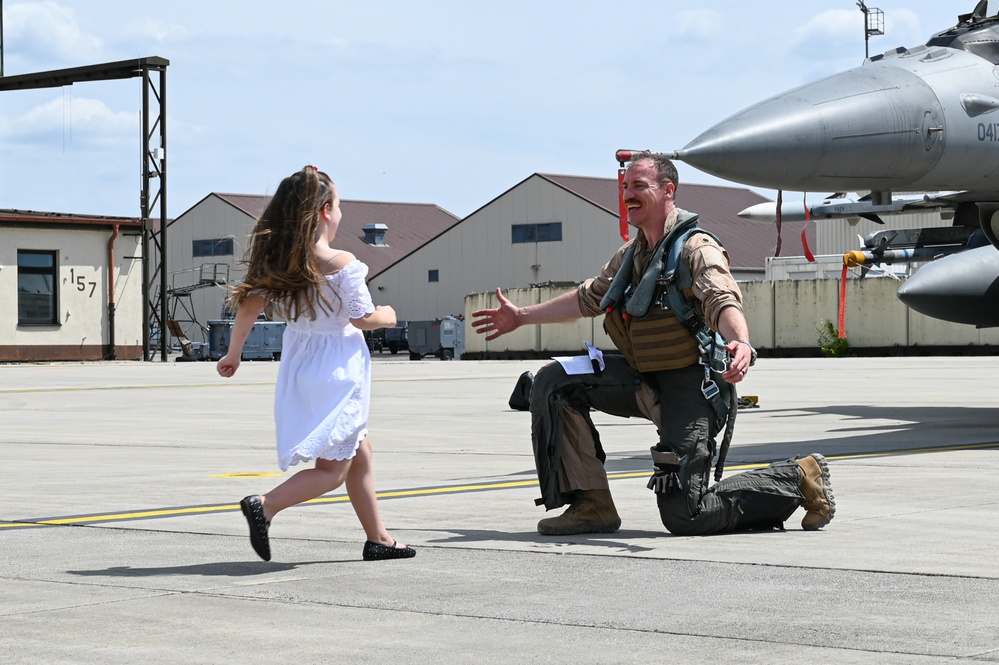Homecoming: Deployed Sabers return to Spangdahlem AB