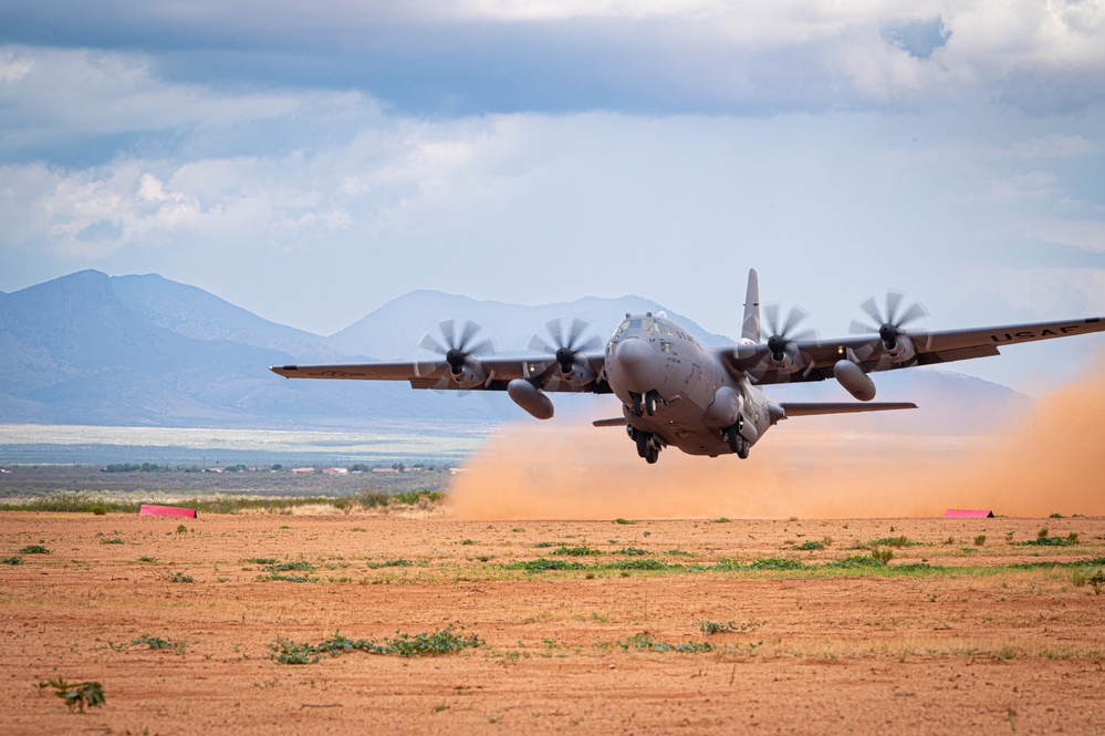 Mobility aircraft train for austere environments