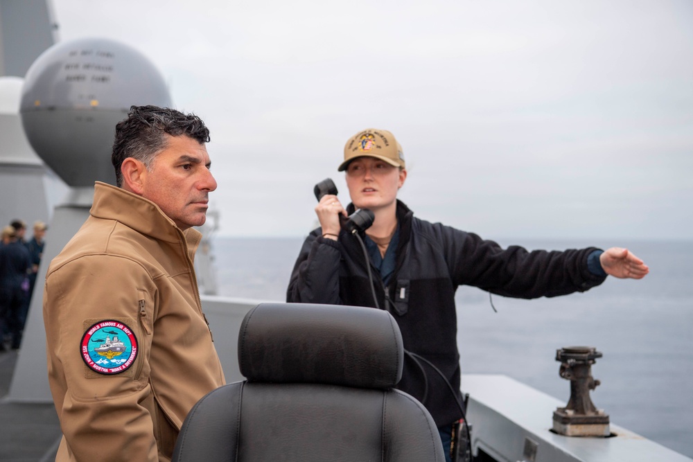 USS John P Murtha conducts ship maneuvering exercise