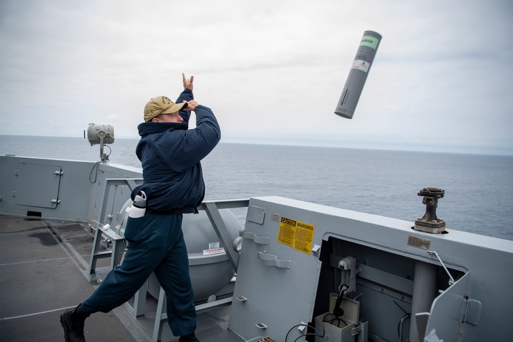 USS John P Murtha conducts ship maneuvering exercise