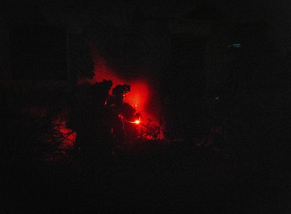 Devil Avalanche: Assaulting Objective