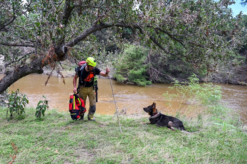 Czech partners assist Texas Army Guard during flood response efforts
