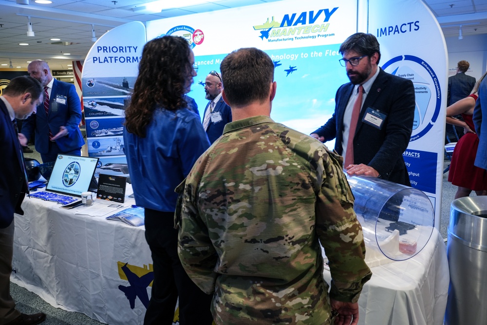Navy ManTech:  Pipe crawling robot for submarines construction