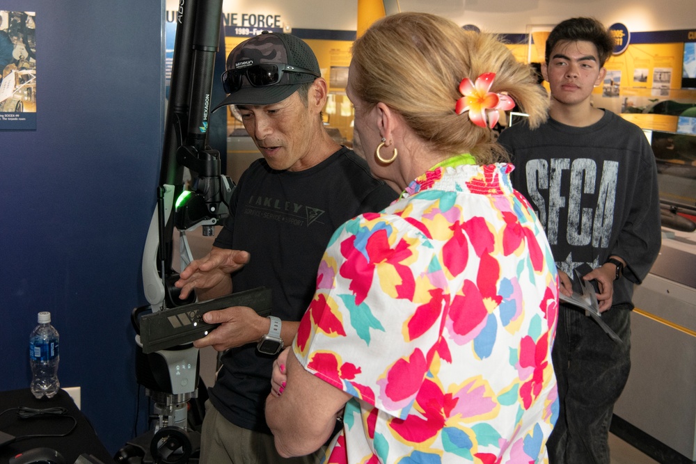 PHNSY &amp; IMF showcase trade skills to Honolulu Community College students