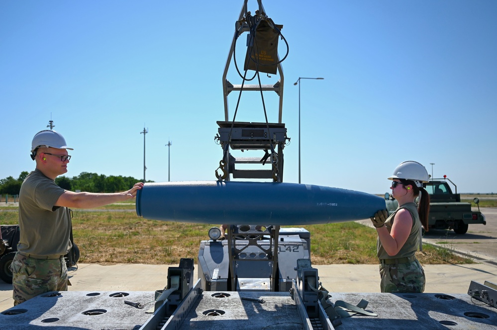 31st MUNS disassembles munitions at Thracian Star 25
