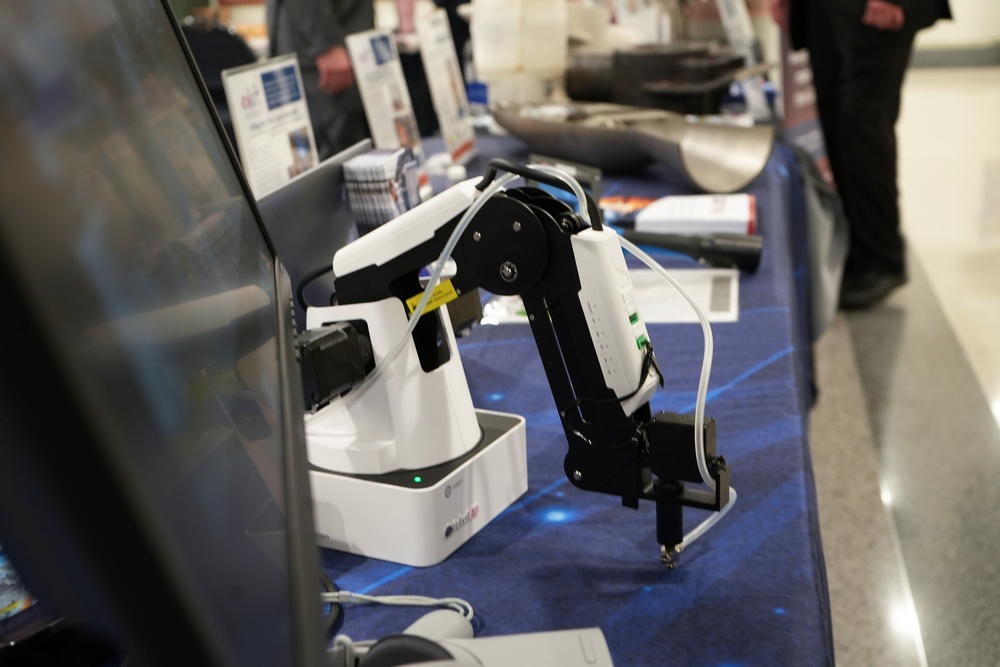 LIFT:  Virtual welding and collaborative robot trainer