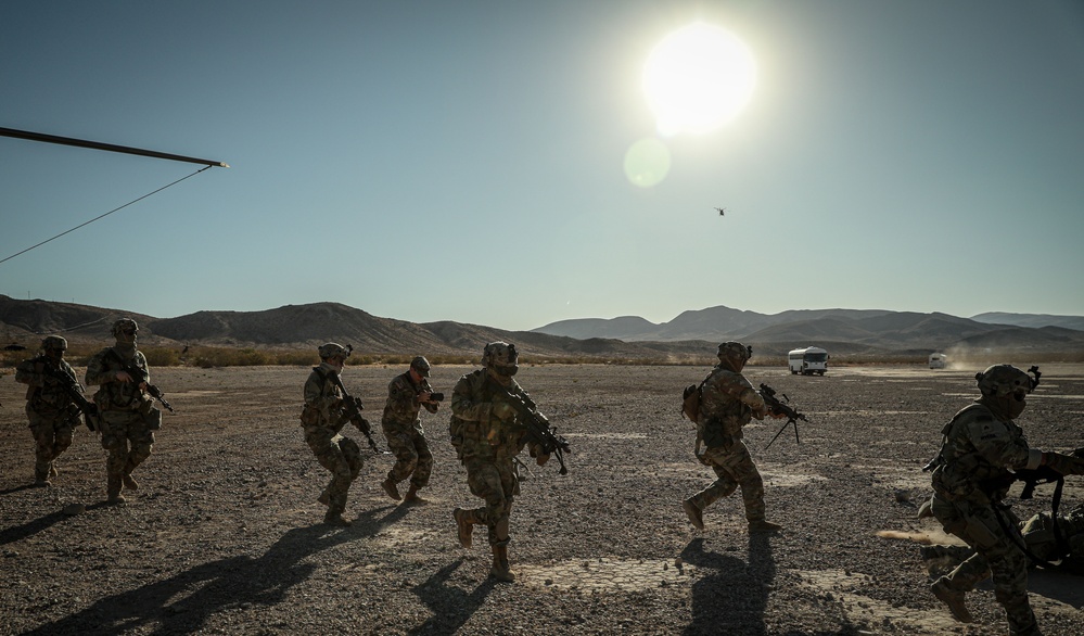 Soldiers with the FLARNG conduct cold unloading and loading training
