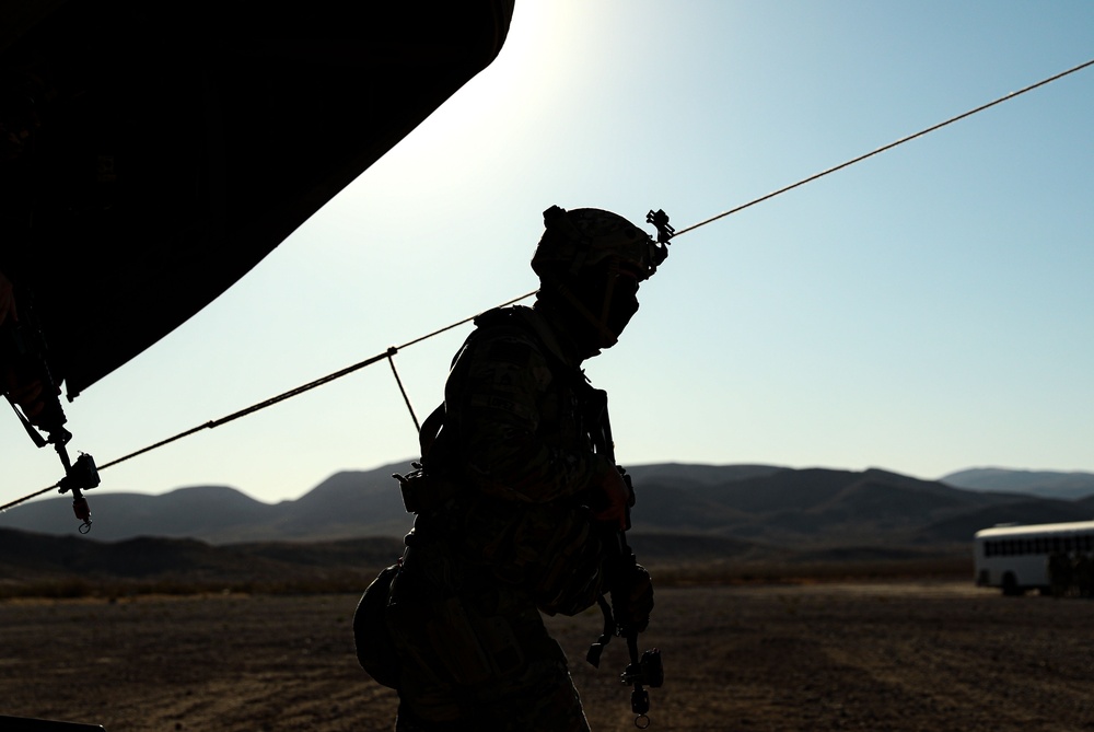 Soldiers with the FLARNG conduct cold unloading and loading training