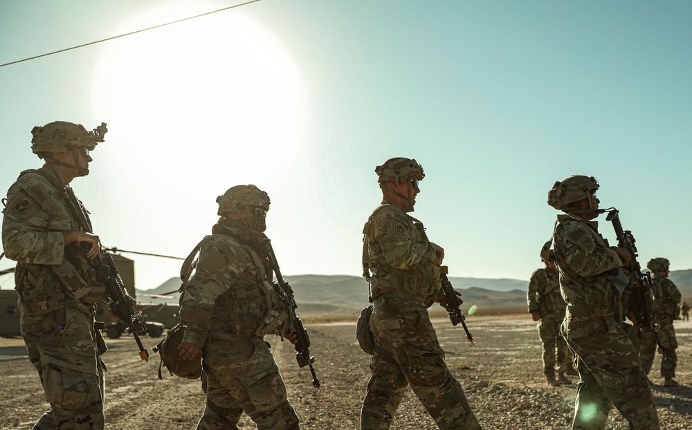 Soldiers with the FLARNG conduct cold unloading and loading training
