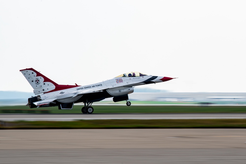 Thunderbirds conclude 2025 Fort Wayne Air Show