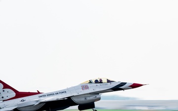 Thunderbirds conclude 2025 Fort Wayne Air Show