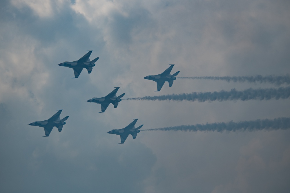 Thunderbirds conclude 2025 Fort Wayne Air Show