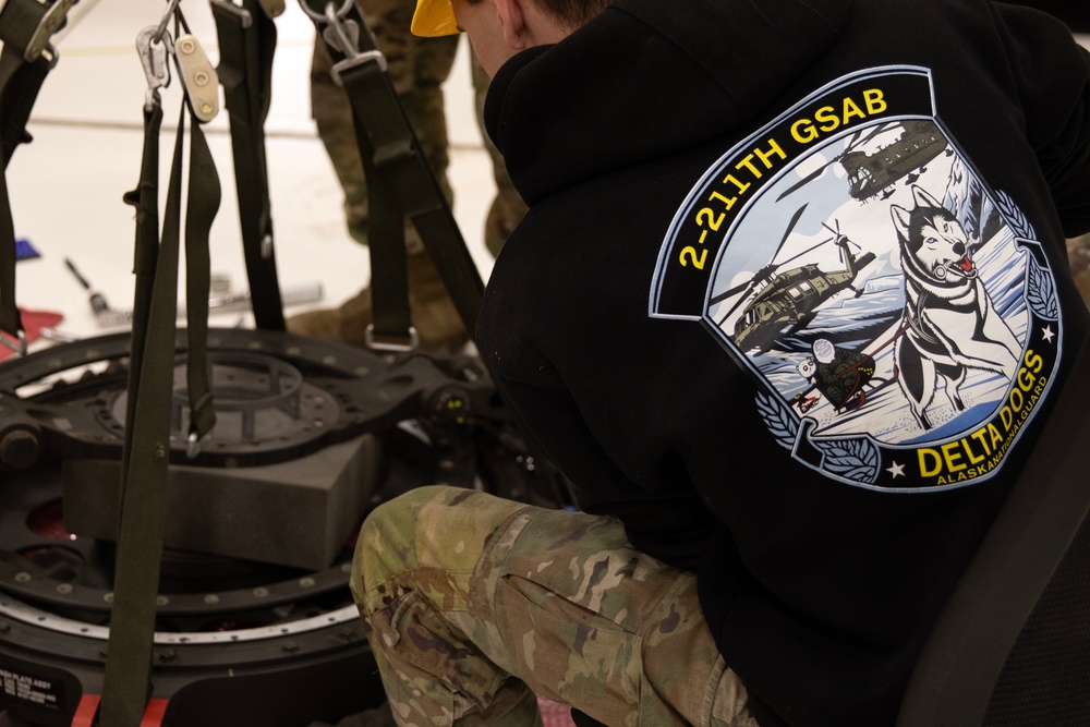 AKARNG Black Hawk maintainers conduct repairs on HH-60M