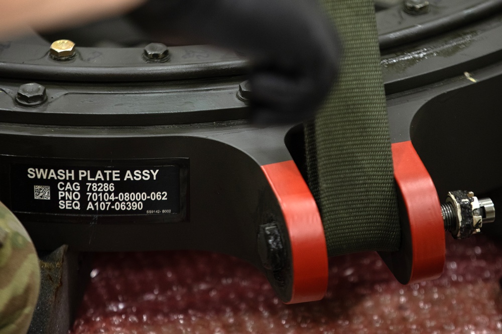 AKARNG Black Hawk maintainers conduct repairs on HH-60M