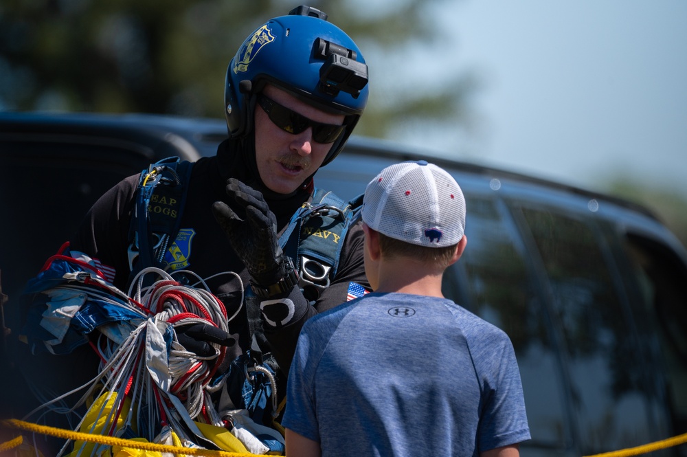 U.S. Navy &amp;quot;Leap Frogs&amp;quot; at Fort D.A. Russell Days