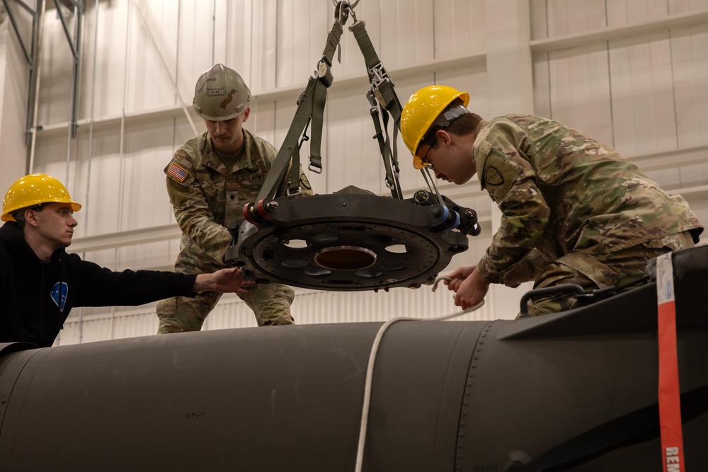 AKARNG Black Hawk maintainers conduct repairs on HH-60M