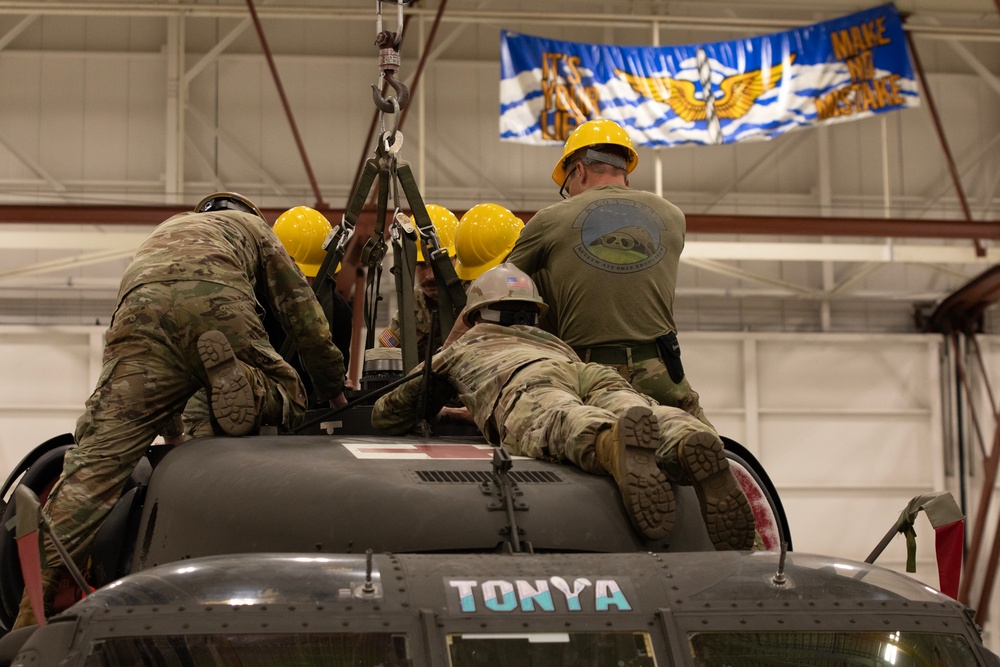 AKARNG Black Hawk maintainers conduct repairs on HH-60M