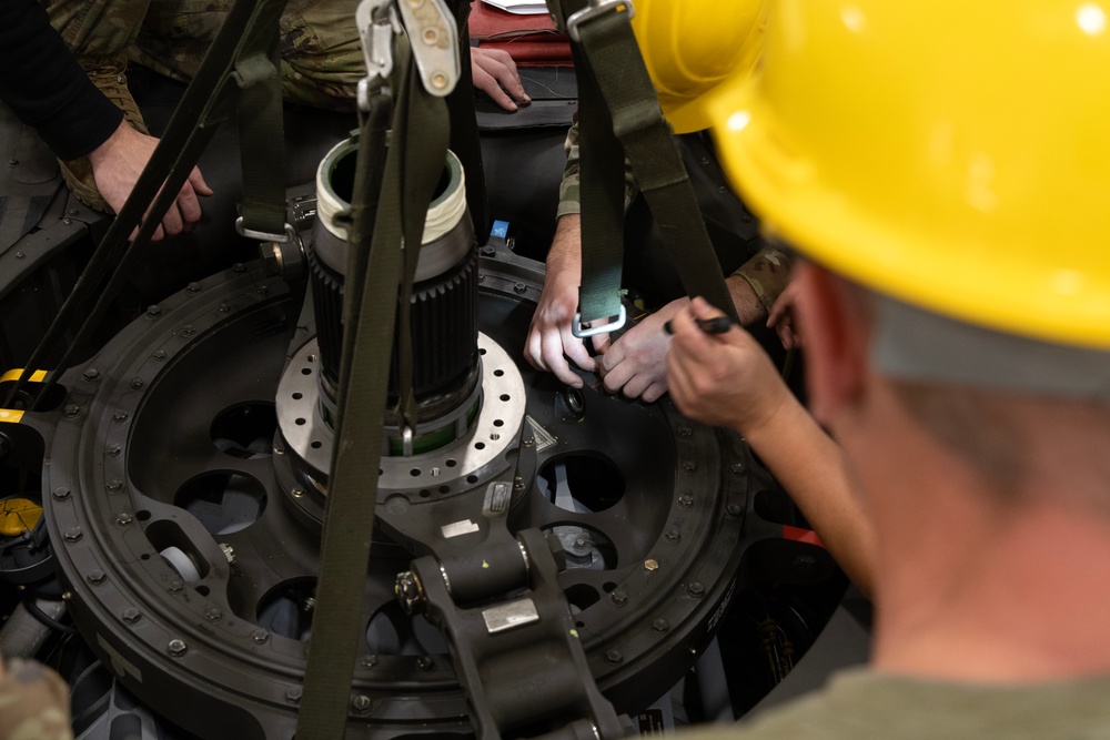 AKARNG Black Hawk maintainers conduct repairs on HH-60M