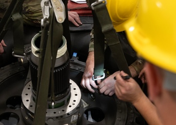 AKARNG Black Hawk maintainers conduct repairs on HH-60M