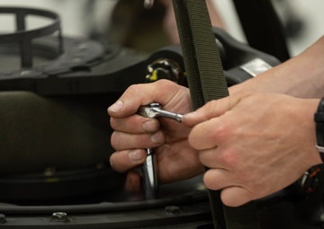 AKARNG Black Hawk maintainers conduct repairs on HH-60M
