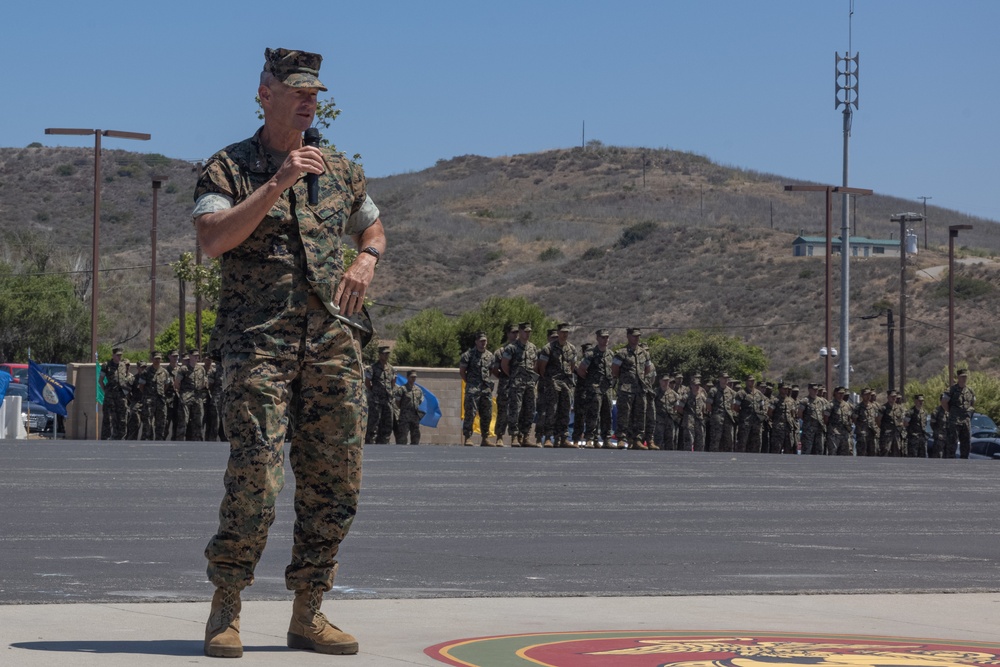 5th Marines holds change of command ceremony