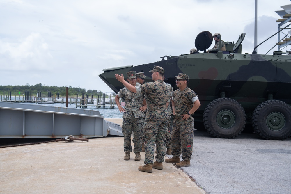 2nd Distribution Support Battalion Assist 2nd AABN’s Well Deck Rehearsal