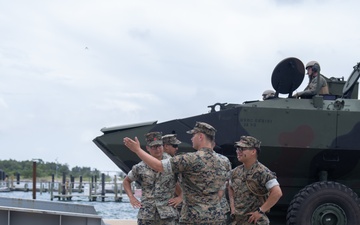 2nd Distribution Support Battalion Assist 2nd AABN’s Well Deck Rehearsal