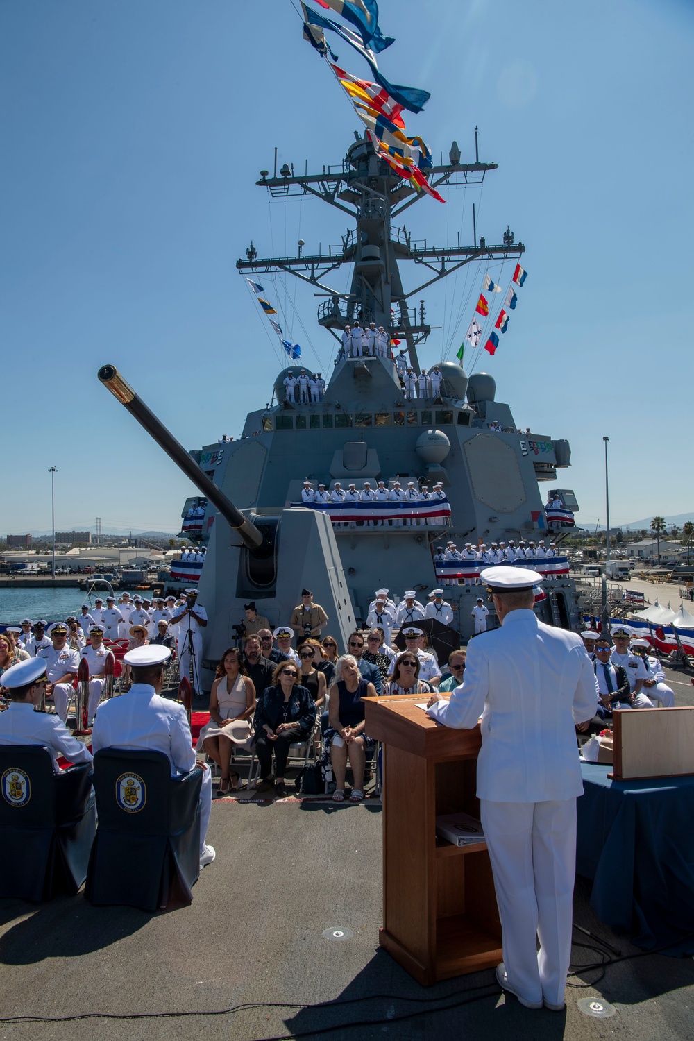 USS Spruance (DDG 111) Changes Command