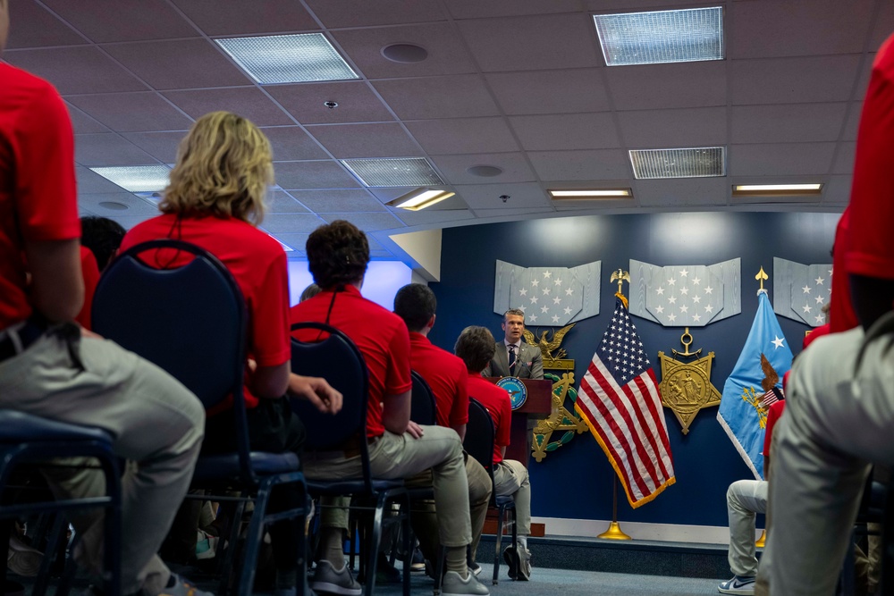 SD Hegseth Speaks to Boys Nation Students