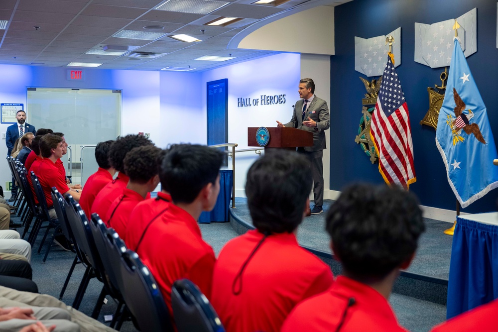 SD Hegseth Speaks to Boys Nation Students