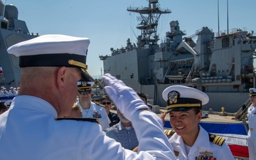 USS Spruance (DDG 111) Changes Command