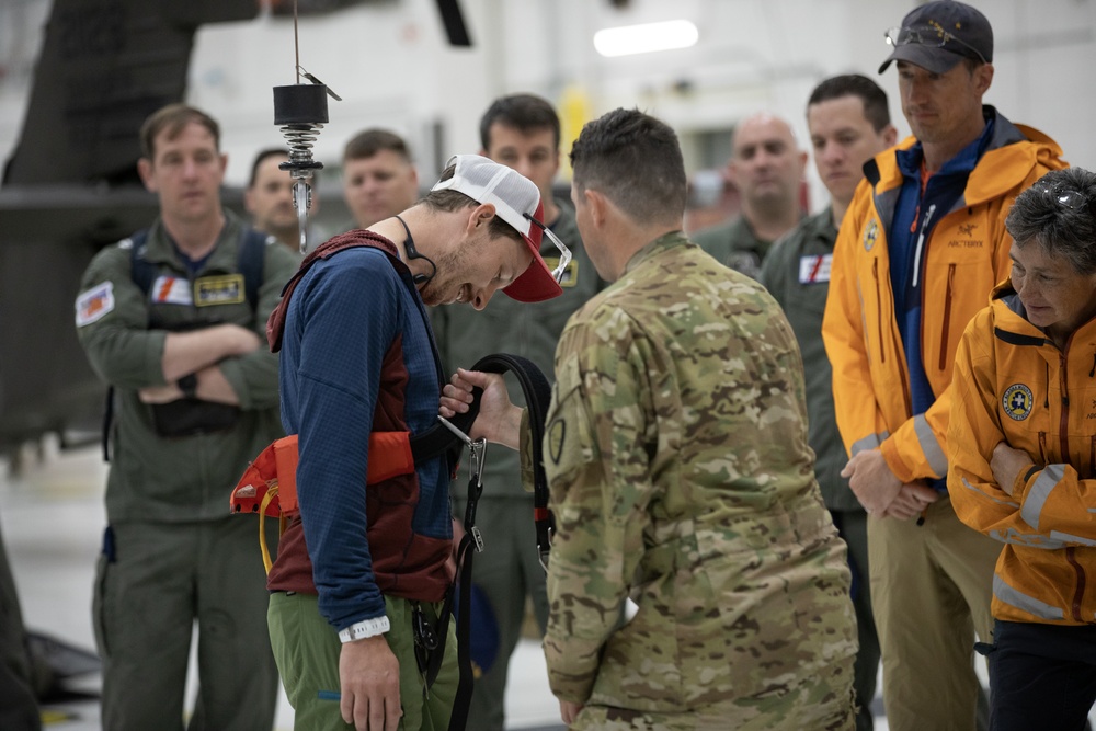 Alaska Army National Guard Black Hawk aviators host mission partners for multi-agency hoist symposium