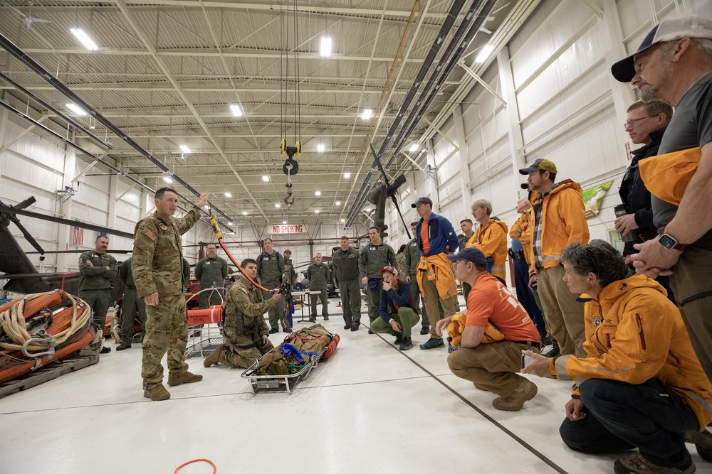 Alaska Army National Guard Black Hawk aviators host mission partners for multi-agency hoist symposium