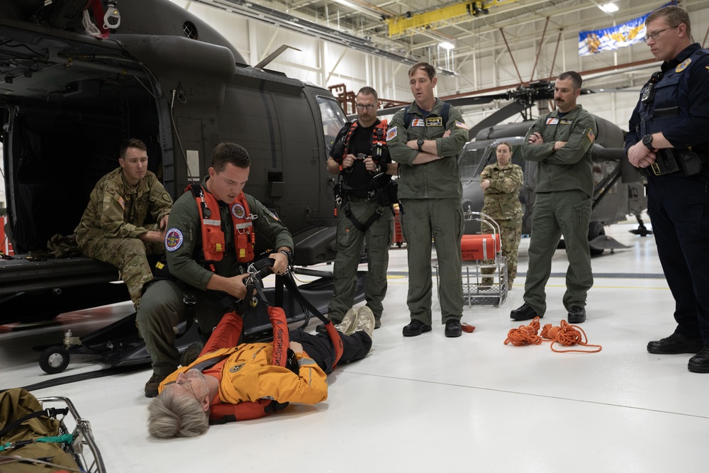 Alaska Army National Guard Black Hawk aviators host mission partners for multi-agency hoist symposium