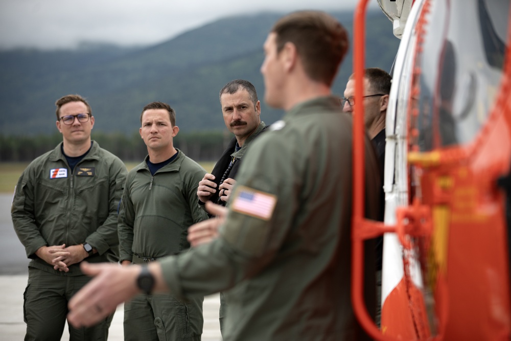 Alaska Army National Guard Black Hawk aviators host mission partners for multi-agency hoist symposium