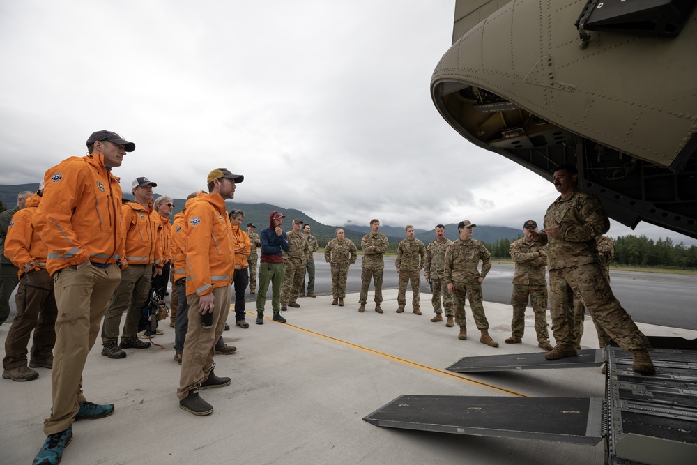 Alaska Army National Guard Black Hawk aviators host mission partners for multi-agency hoist symposium