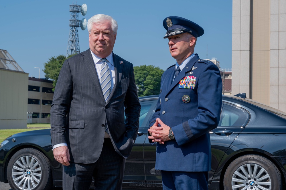 Ambassador Glass Visits U.S. Forces Japan