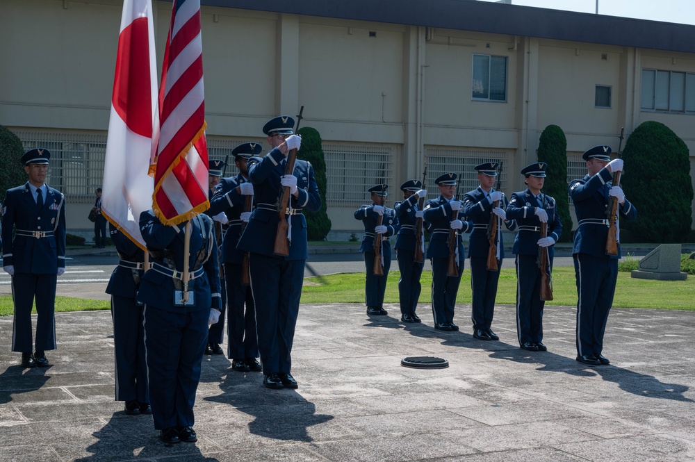 Ambassador Glass Visits U.S. Forces Japan