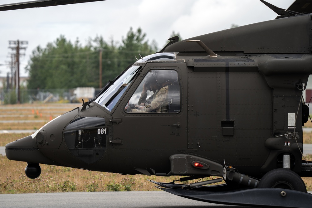 Alaska Army National Guard Black Hawk aviators host mission partners for multi-agency hoist symposium