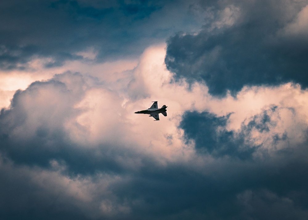 Wings Over Wyoming: Thunderbirds Make Their Entrance