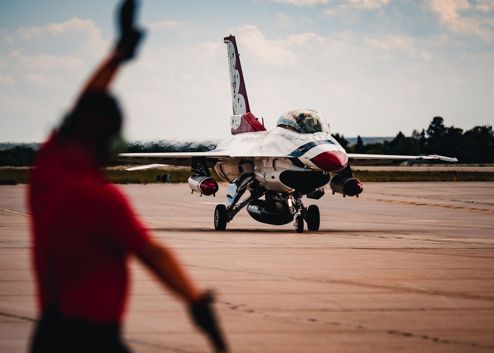 Wings Over Wyoming: Thunderbirds Make Their Entrance