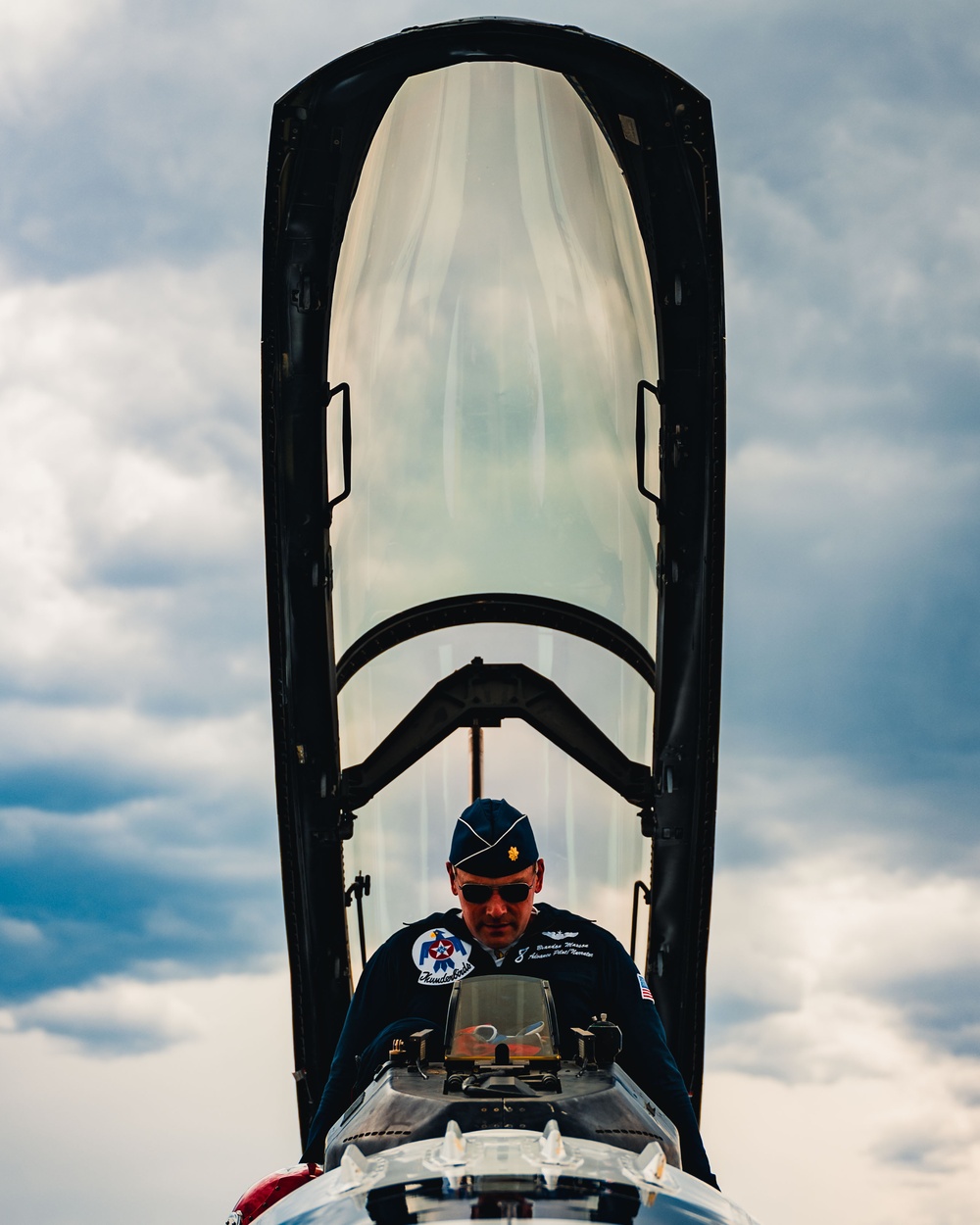 Wings Over Wyoming: Thunderbirds Make Their Entrance